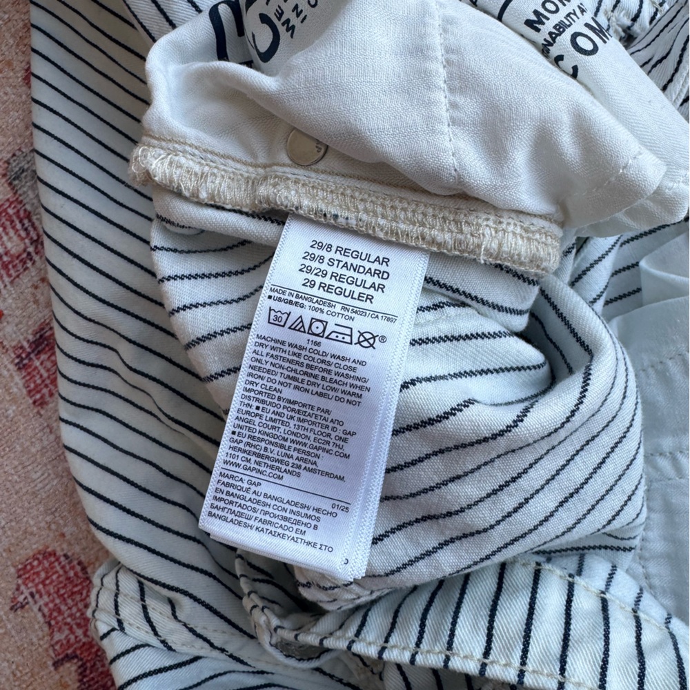 GAP / High Rise Horseshoe Jeans / 29 Regular / Railroad Stripe - Picture 4 of 5